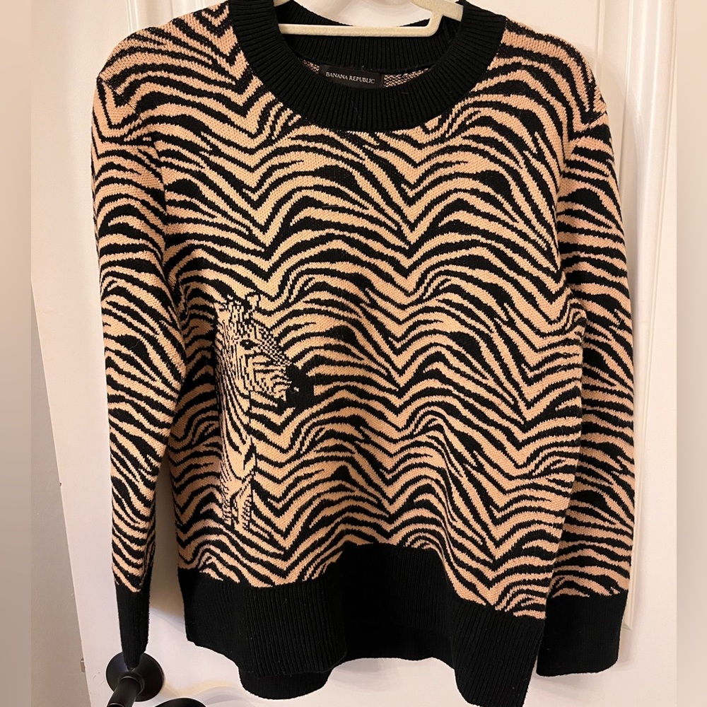 Banana republic black and tan Zebra sweater
